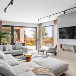 Modern Caruso With Pool In Vabriga Vila *