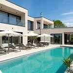 Modern Caruso With Pool In Vabriga Tar-Vabriga