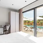 Villa Modern Caruso With Pool In Vabriga