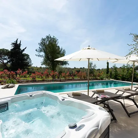 Modern Caruso With Pool In Vabriga * Tar-Vabriga