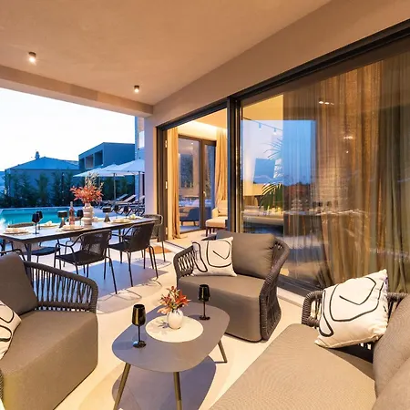 Modern Caruso With Pool In Vabriga *