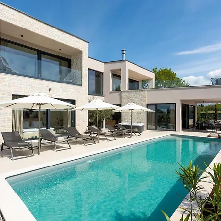 ヴィラ Modern Caruso With Pool In Vabriga Tar-Vabriga
