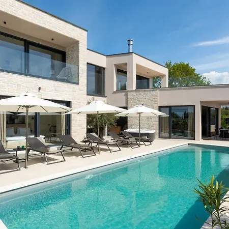 Modern Caruso With Pool In Vabriga Tar-Vabriga
