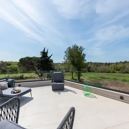 Modern Caruso With Pool In Vabriga Tar-Vabriga