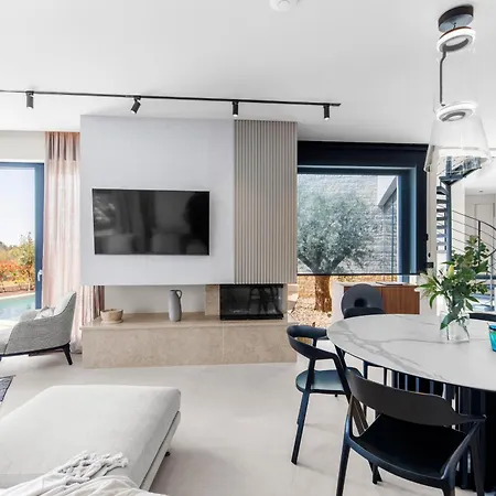 Modern Caruso With Pool In Vabriga Tar-Vabriga