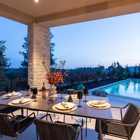 Modern Caruso With Pool In Vabriga Villa Tar-Vabriga