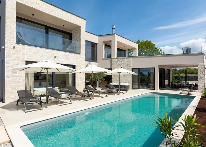 Modern Caruso With Pool In Vabriga Tar-Vabriga