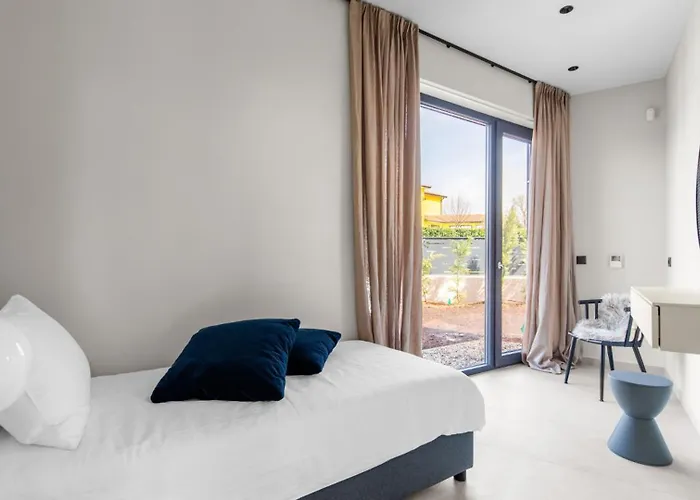 Modern Caruso With Pool In Vabriga *